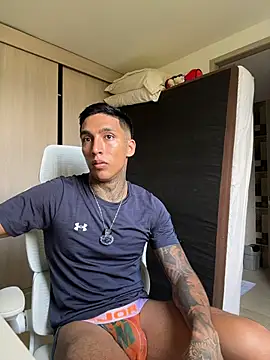 sendfer stripchat live cam model