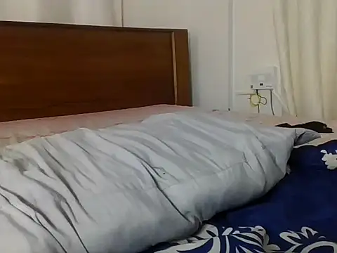 SleekCandy_petites stripchat live cam model