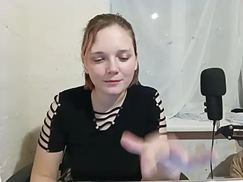 FloraRass stripchat live cam model