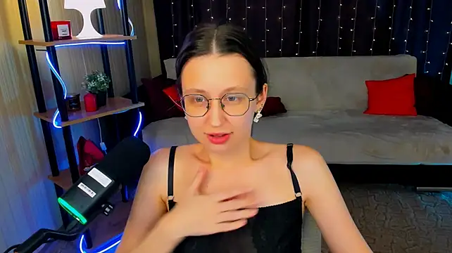 YourLovellyStory stripchat live cam model