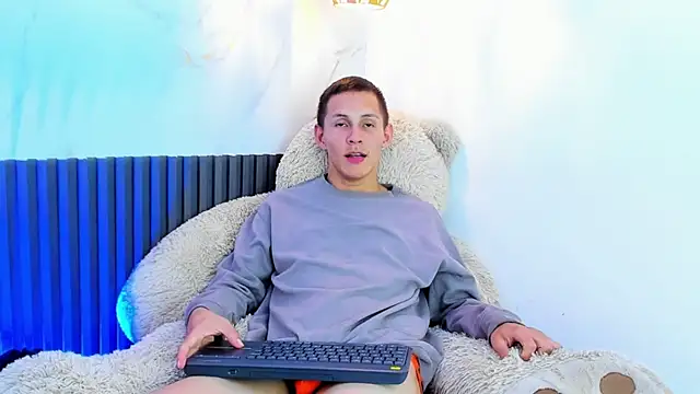 IzanArias stripchat live cam model