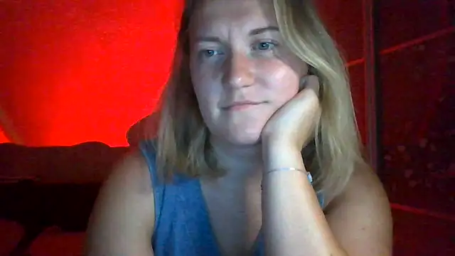 TinaKittyX stripchat live cam model