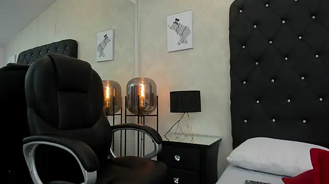 ariana_moon00 stripchat live cam model