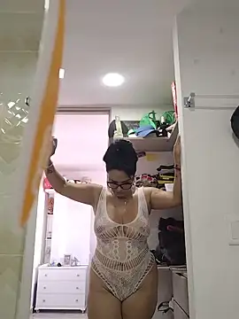 Juanita6908 stripchat live cam model