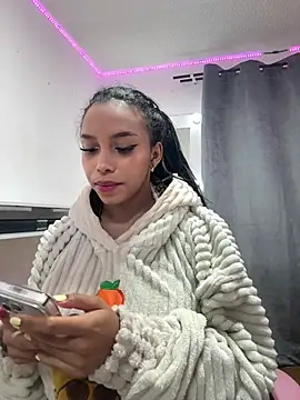 Madeleinesummerrr stripchat live cam model
