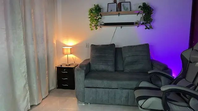 Paulah_x stripchat live cam model