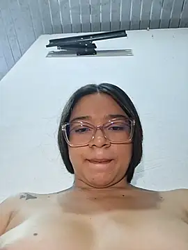 -VICKKY stripchat live cam model