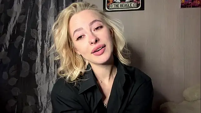 JaneePeressini stripchat live cam model