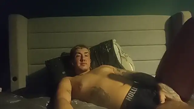 TransSwitchA stripchat live cam model