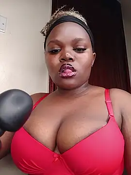 MilaCurves stripchat live cam model