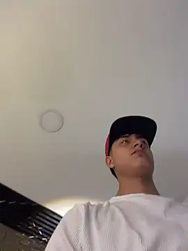 Lander_Cruz stripchat live cam model