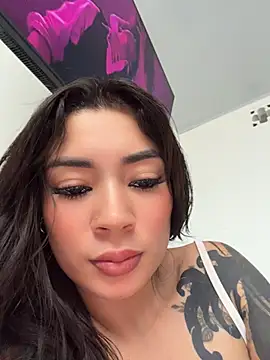 Roxanne_08 stripchat live cam model