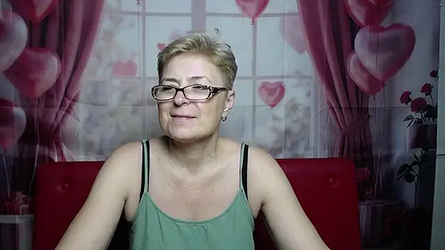 EmiliaGree stripchat live cam model