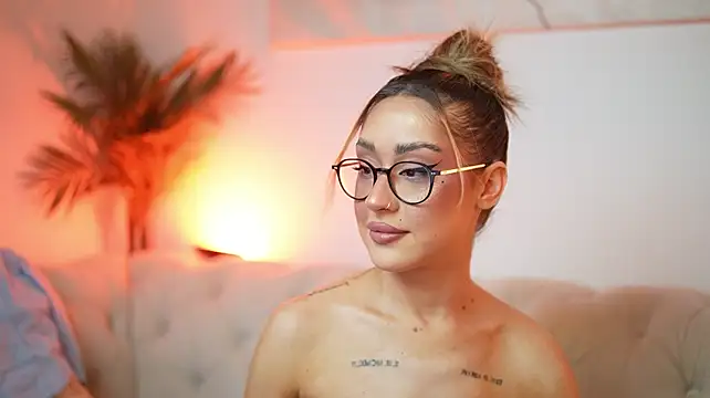AileenKiss stripchat live cam model
