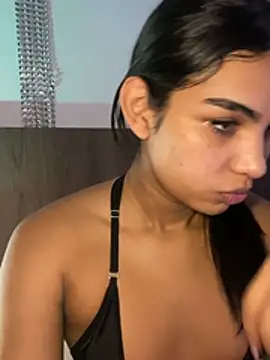 VeronicaSaenzx stripchat live cam model