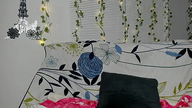 Lala_fluffy stripchat live cam model