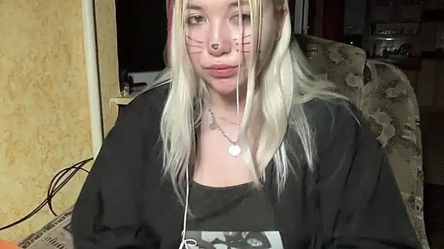NeliToy stripchat live cam model