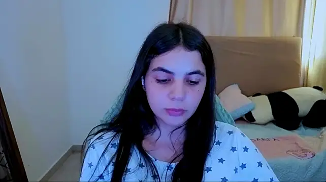 _elenna stripchat live cam model