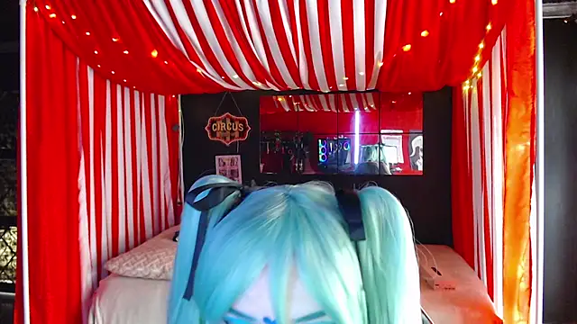 Eloise-brown stripchat live cam model