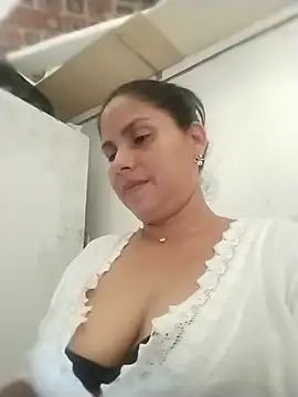 MechePretty stripchat live cam model