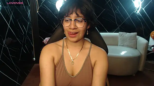 Lili_Gomez_ stripchat live cam model