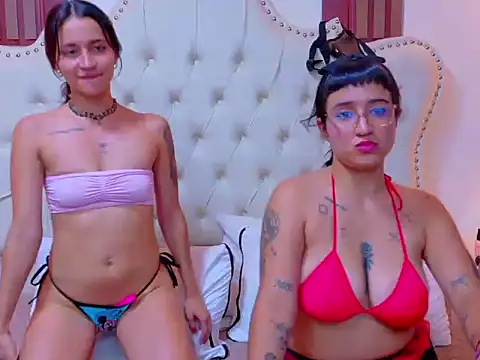 SarayANDsara stripchat live cam model