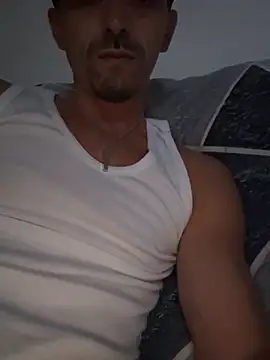 smaze stripchat live cam model