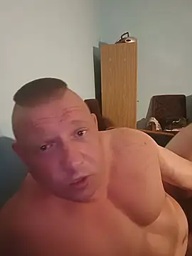 Robert198098 stripchat live cam model