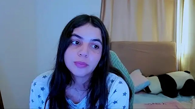 _elenna stripchat live cam model