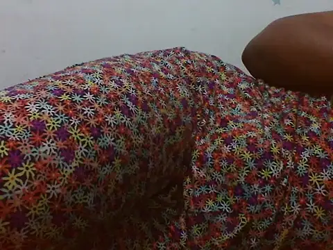 Sexy_Riri stripchat live cam model