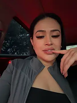 Sara_fun stripchat live cam model