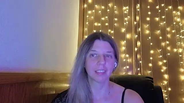 EsmaPons stripchat live cam model