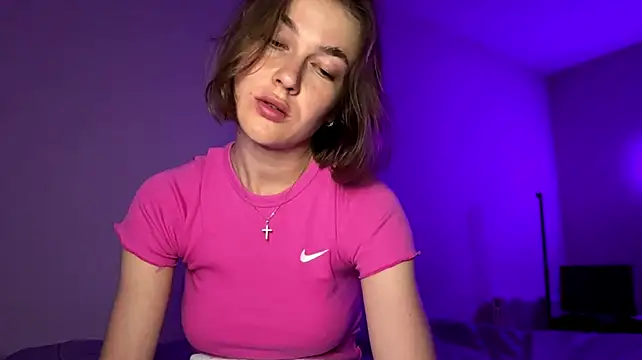 FlirtyDolly stripchat live cam model