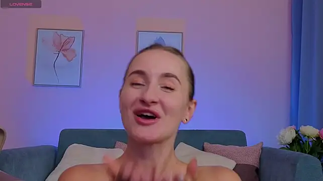 IrisBloommm stripchat live cam model