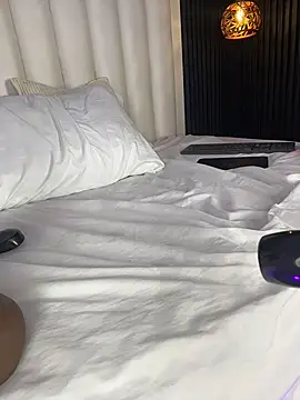 LucieMillerr stripchat live cam model