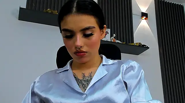 isabella_hv stripchat live cam model