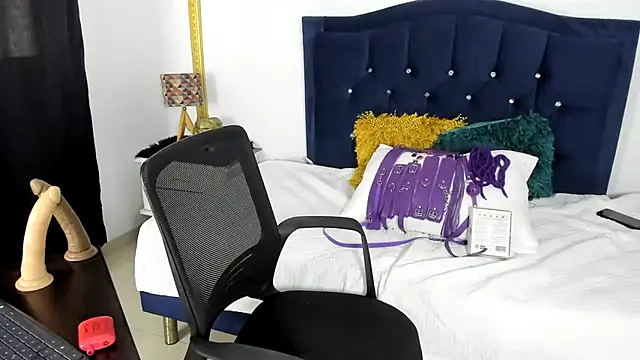 MelaniVega stripchat live cam model