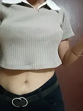 Mavii_singh stripchat live cam model