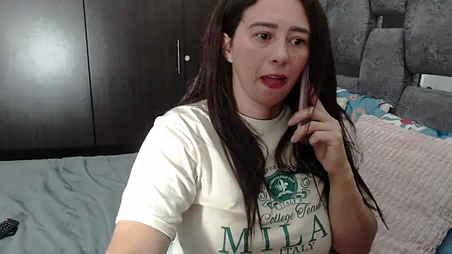 sara_hott_1 stripchat live cam model
