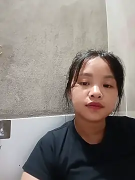 Pretty-haert stripchat live cam model