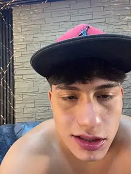 Lander_Cruz stripchat live cam model