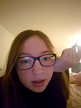 Freaky-Doll stripchat live cam model