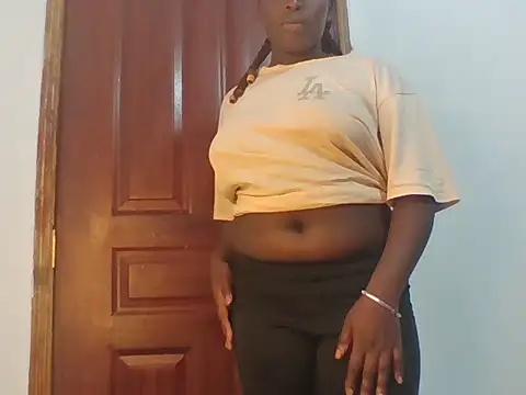 Quintah00 stripchat live cam model