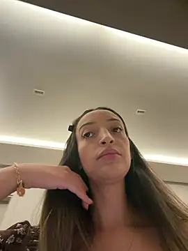 BelleLouiseVp stripchat live cam model