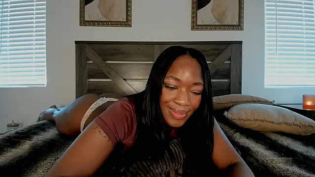 nicolesolace stripchat live cam model