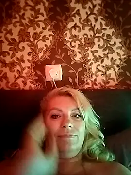 Milla_kis stripchat live cam model