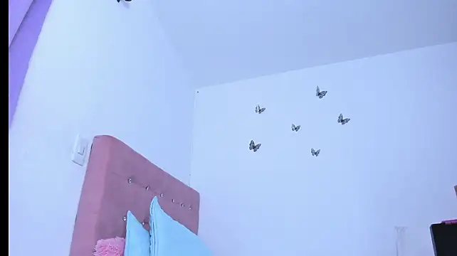 lovely_fit stripchat live cam model