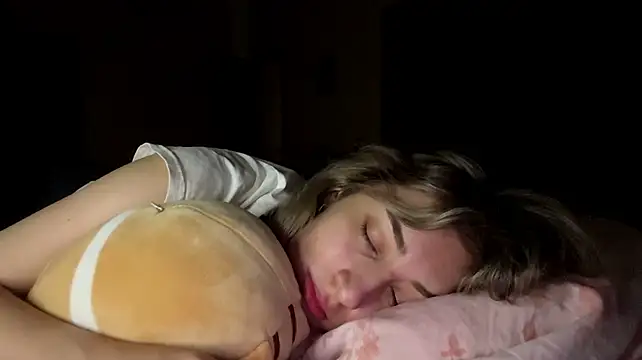 PazMattiace stripchat live cam model