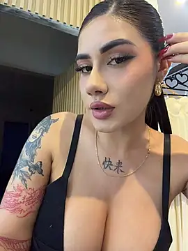 clarachanelricek stripchat live cam model