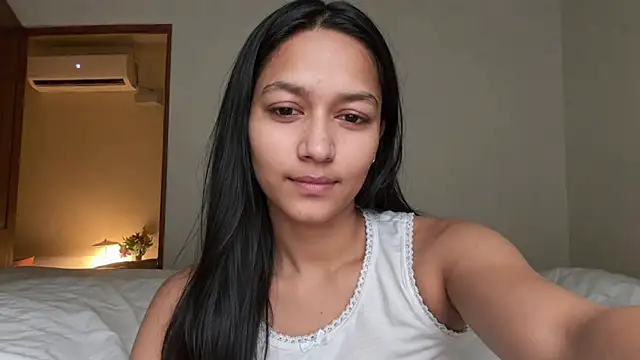 DOLLY-45 stripchat live cam model